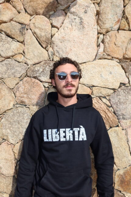 Sweat capuche noir unisex brodé LIBERTA en blanc sur la poitrine