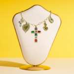 Collier doré pampilles croix multicolore – Plaqué or