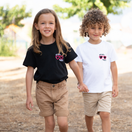 T-shirt brodé Amore subitu porté unisexe en blanc et en noir