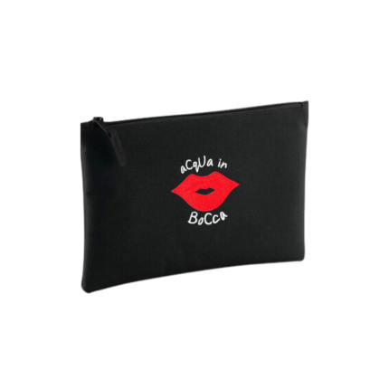Pochette corse noire petit format brodée Acqua in bocca, vous donne l'eau à la bouche