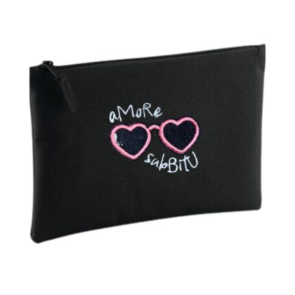 Pochette brodée Amore Subitu noire avec motif lunettes en forme de cœur et message humoristique