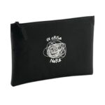 Pochette brodée In Crisa Nera noire avec motif gribouillis blanc et texte humoristique