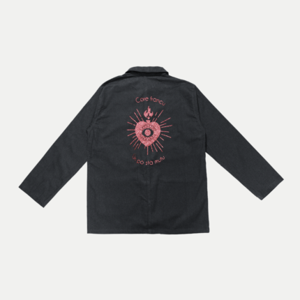 Bleu de Chine kaki avec cœur Core Francu floqué rose pailleté, coupe droite, col traditionnel et visuel centré dans le dos