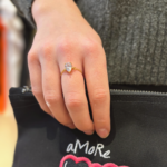 diamant.jpg Bague chaîne ajustable en acier inoxydable avec zircon clair couleur diamant en forme de goutte